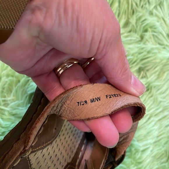 NWOT Born Sandals - Picture 5 of 6
